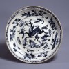 青花鹿文（セイカシカモン）大皿 ベトナム　１５−１６世紀　東京国立博物館蔵